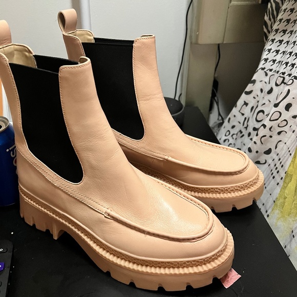 Coach Boots - Picture 1 of 2